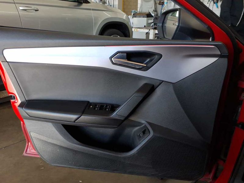 Seat Leon 2.0 TDI FR — zdjęcie 14