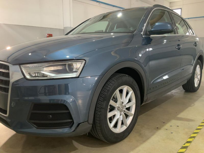 Audi Q3 2.0 TDI Business — zdjęcie 2