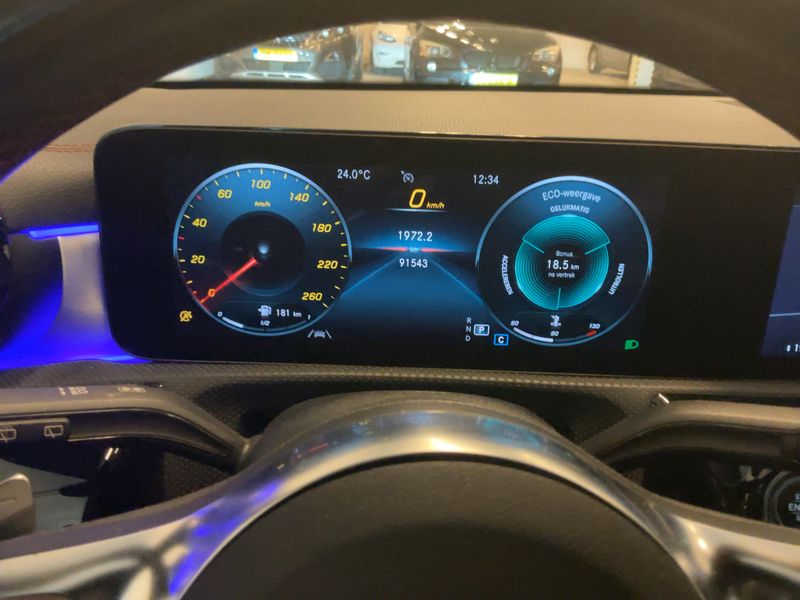 Mercedes-Benz CLA-Klasse CLA 200 Shooting Brake AMG Line — zdjęcie 13