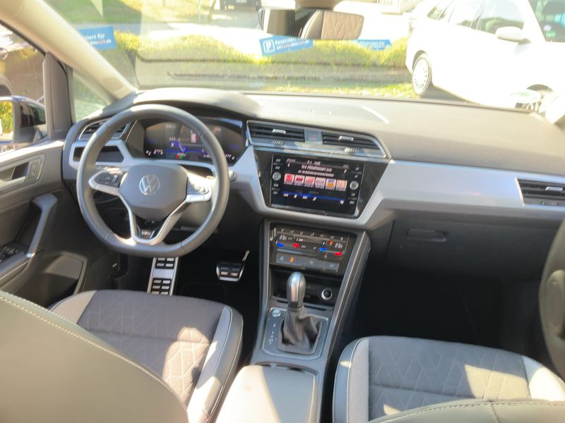 Volkswagen Touran 1.5 TSI ACT Comfortline BlueMotion Tech — zdjęcie 12