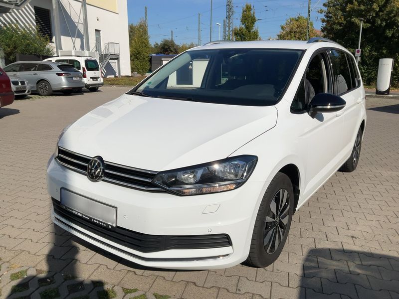 Volkswagen Touran 1.5 TSI ACT Comfortline BlueMotion Tech — zdjęcie 1