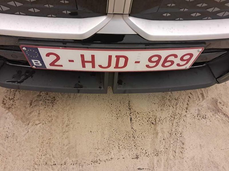 BMW iX2 eDrive20 — zdjęcie 14