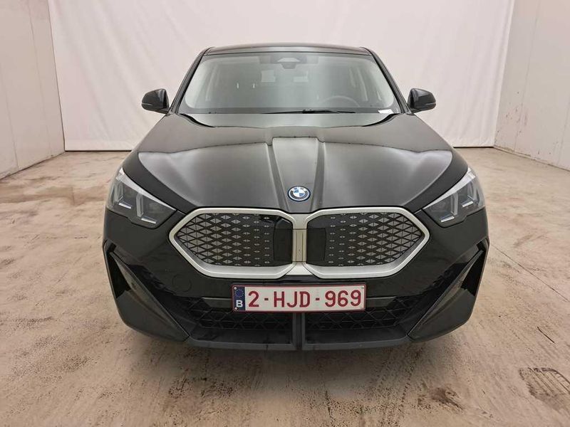 BMW iX2 eDrive20 — zdjęcie 18