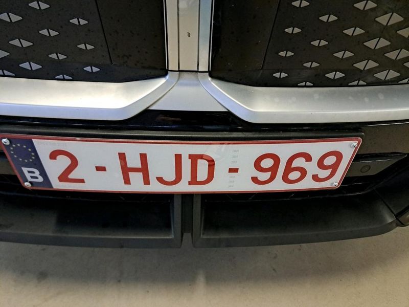 BMW iX2 eDrive20 — zdjęcie 9