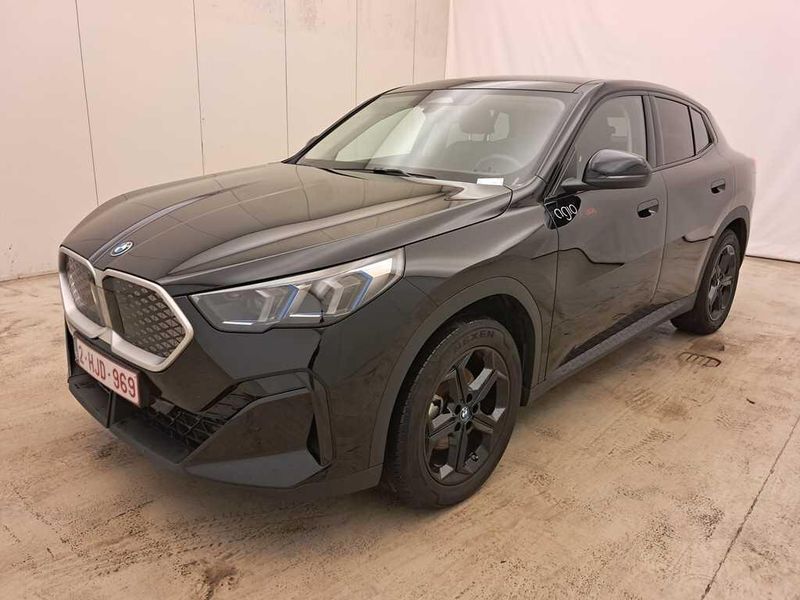 BMW iX2 eDrive20 — zdjęcie 1