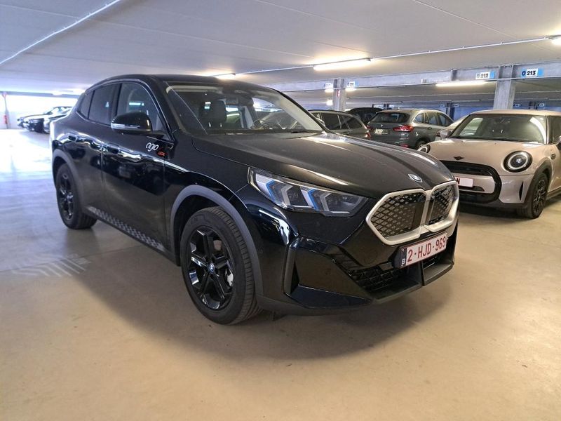 BMW iX2 eDrive20 — zdjęcie 2