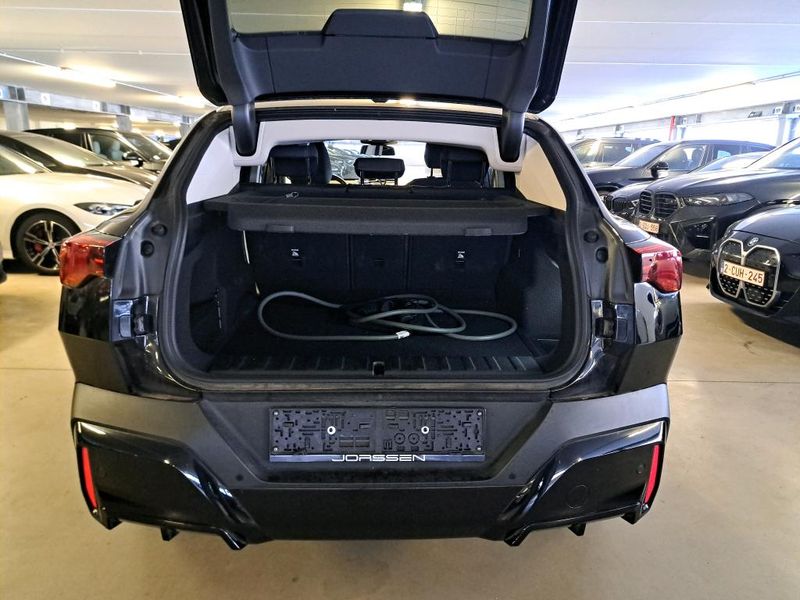 BMW iX2 eDrive20 — zdjęcie 5