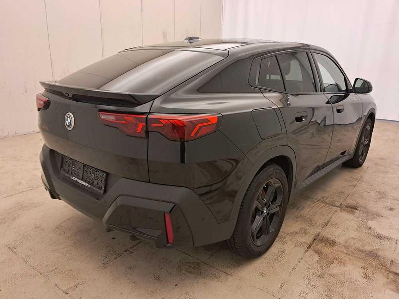 BMW iX2 eDrive20 — zdjęcie 12