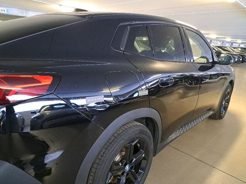 BMW iX2 eDrive20 — zdjęcie 35