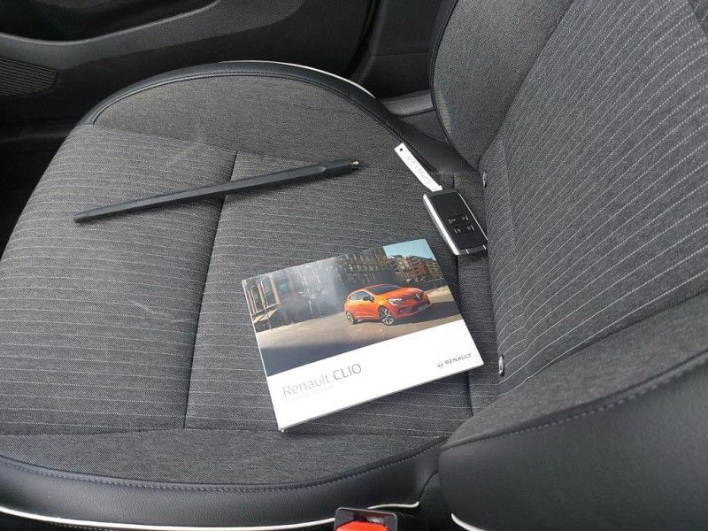 Renault Clio 1.3 TCe Zen — zdjęcie 5