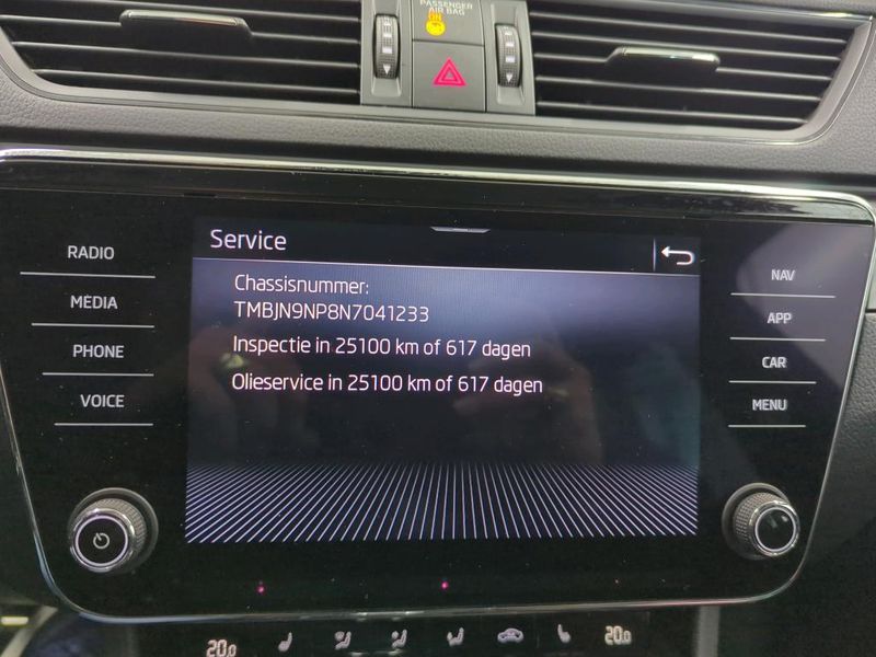 Skoda Superb 1.5 TSI ACT SportLine — zdjęcie 20
