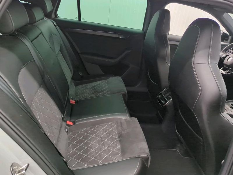 Skoda Superb 1.5 TSI ACT SportLine — zdjęcie 21