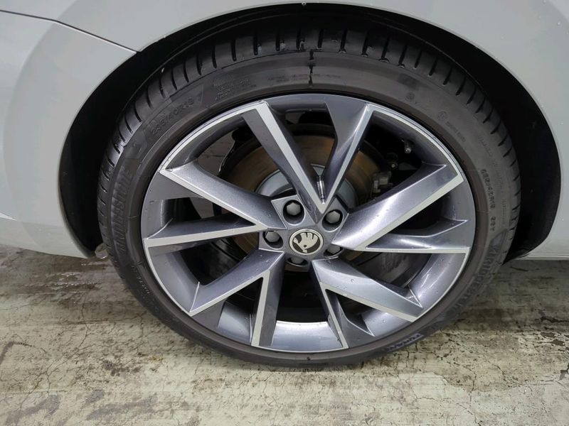 Skoda Superb 1.5 TSI ACT SportLine — zdjęcie 15