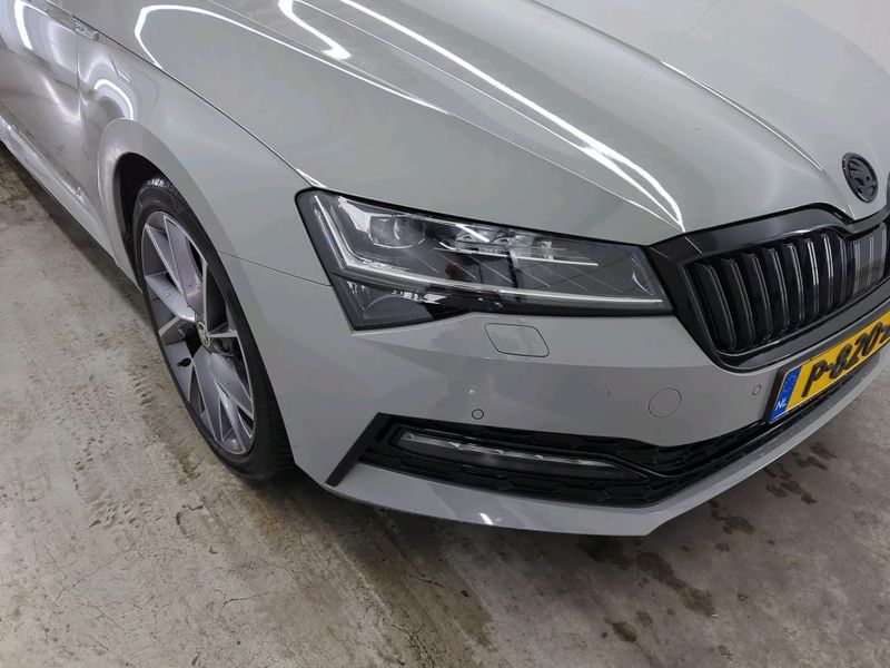 Skoda Superb 1.5 TSI ACT SportLine — zdjęcie 16