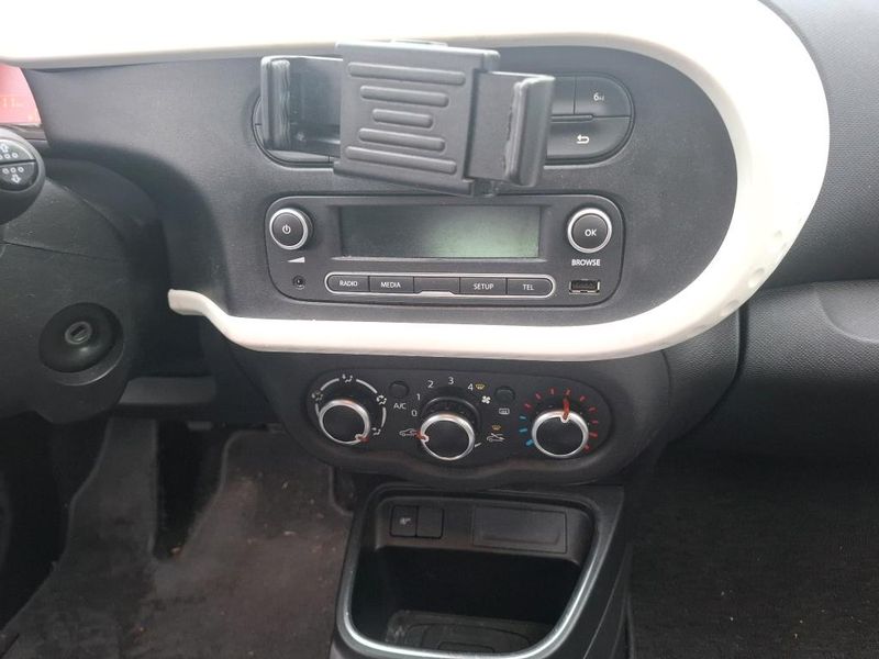 Renault Twingo 1.0 SCe Zen — zdjęcie 12
