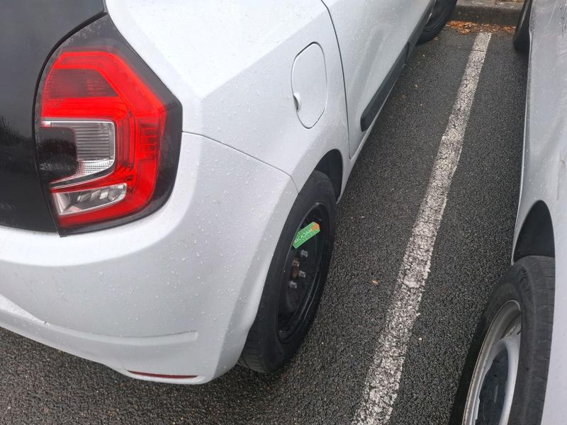 Renault Twingo 1.0 SCe Zen — zdjęcie 21