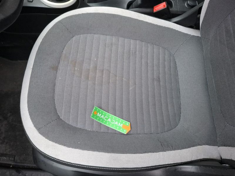 Renault Twingo 1.0 SCe Zen — zdjęcie 17