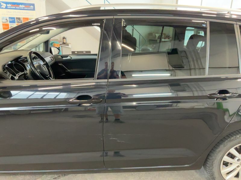 Volkswagen Touran 2.0 TDI Comfortline BlueMotion Tech — zdjęcie 4