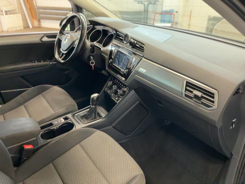 Volkswagen Touran 2.0 TDI Comfortline BlueMotion Tech — zdjęcie 11