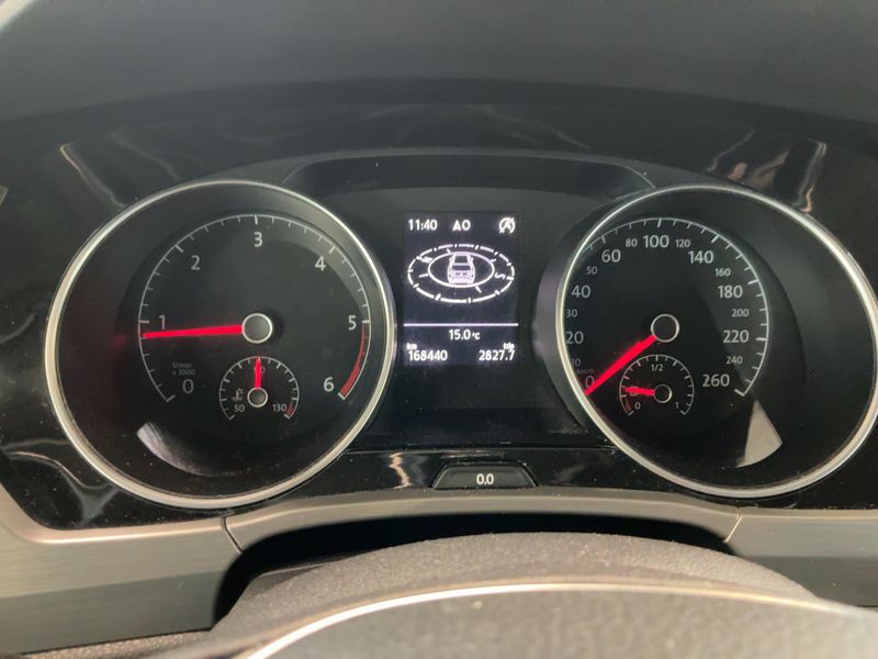 Volkswagen Touran 2.0 TDI Comfortline BlueMotion Tech — zdjęcie 13