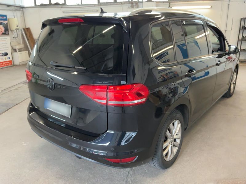 Volkswagen Touran 2.0 TDI Comfortline BlueMotion Tech — zdjęcie 6