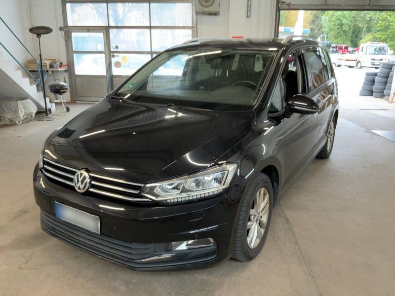 Volkswagen Touran 2.0 TDI Comfortline BlueMotion Tech — zdjęcie 1