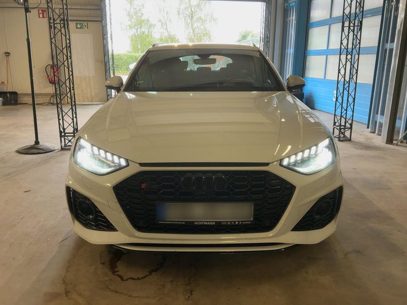 Audi RS 4 2.9 TFSI quattro — zdjęcie 9