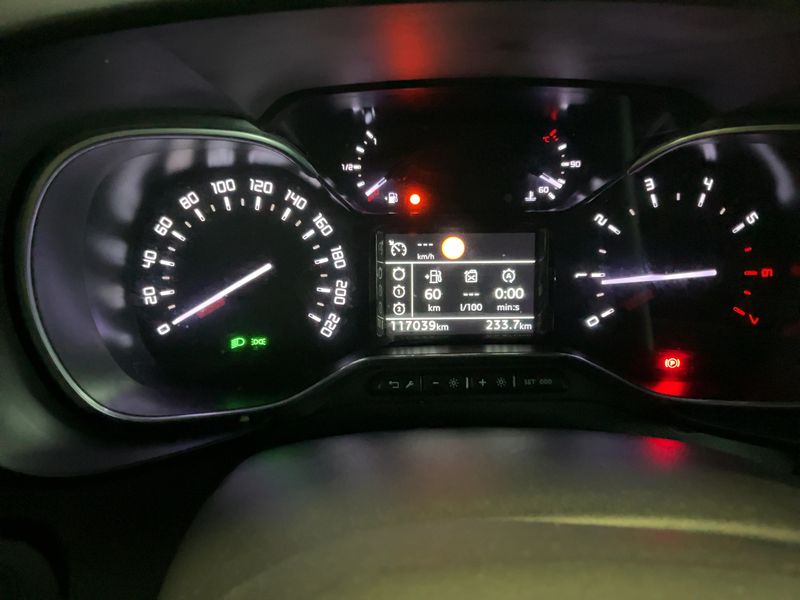 Citroen Berlingo 1.5 Blue-HDi Feel XL — zdjęcie 13