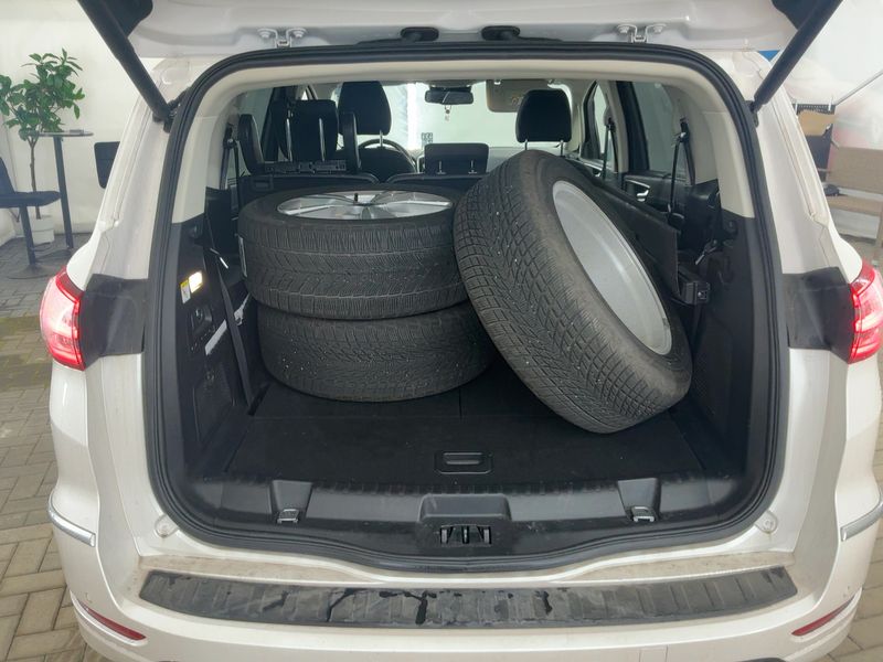 Ford S-Max 2.0 TDCi EcoBlue Vignale — zdjęcie 10