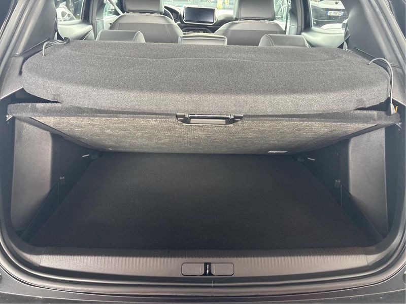 Peugeot 2008 1.2 PureTech Allure — zdjęcie 7