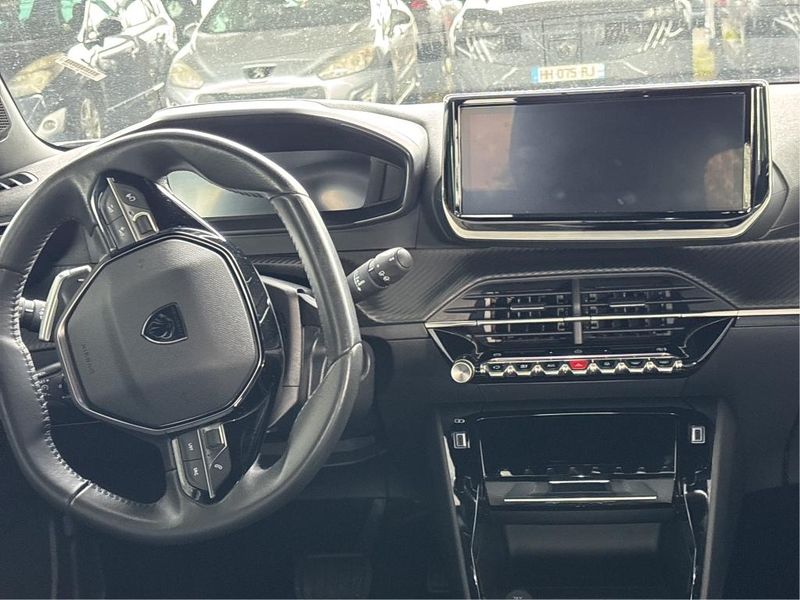 Peugeot 2008 1.2 PureTech Allure — zdjęcie 12