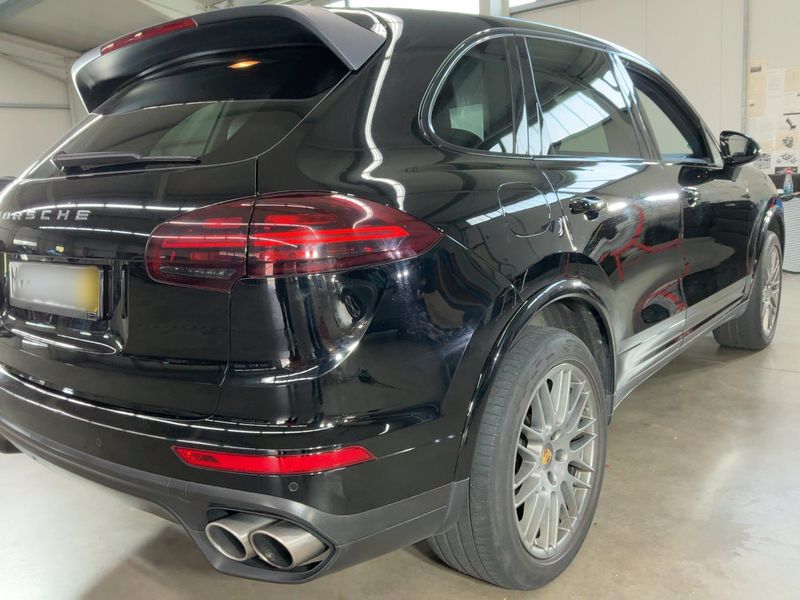 Porsche Cayenne S E-Hybrid Platinum Edition — zdjęcie 6