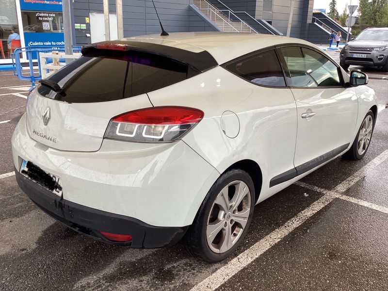 Renault Megane 1.9 dCi Dynamique — zdjęcie 2