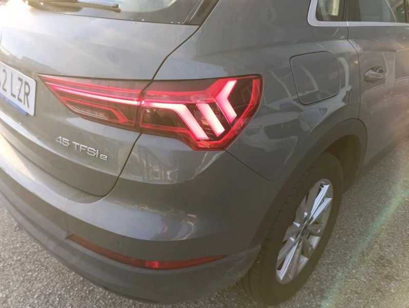 Audi Q3 45 TFSIe — zdjęcie 22