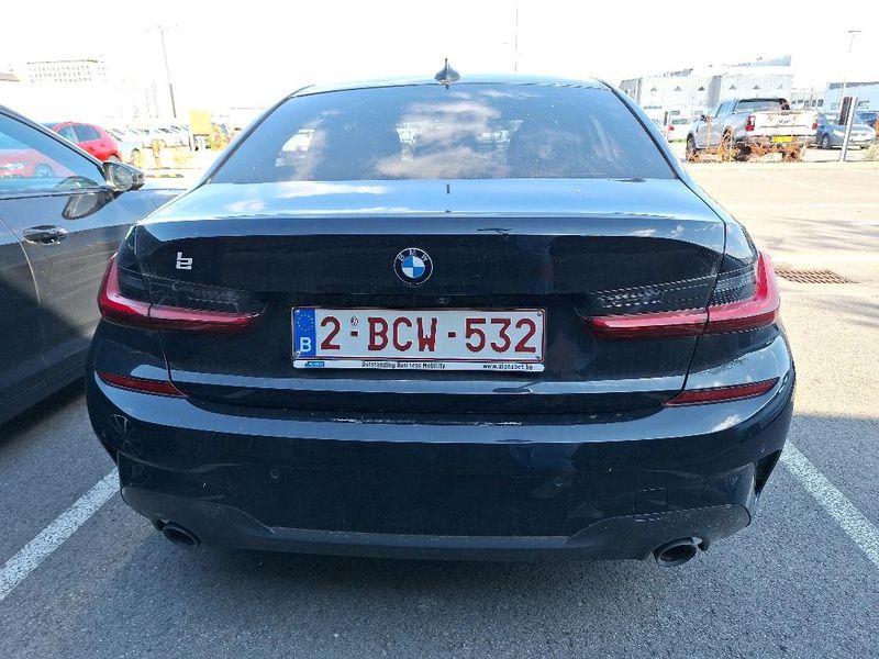 BMW 3er 318i M Sport — zdjęcie 39