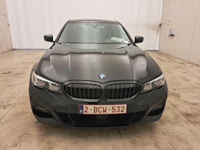 BMW 3er 318i M Sport — zdjęcie 16