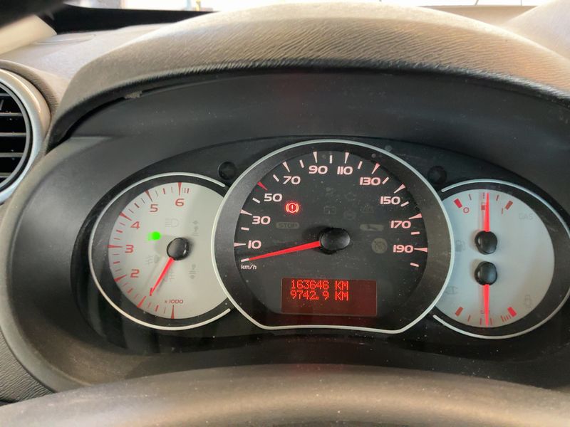 Renault Kangoo 1.5 dCi Luxe — zdjęcie 4