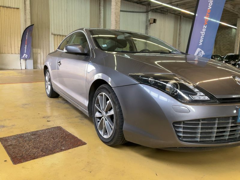 Renault Laguna 2.0 dCi Black Edition — zdjęcie 8