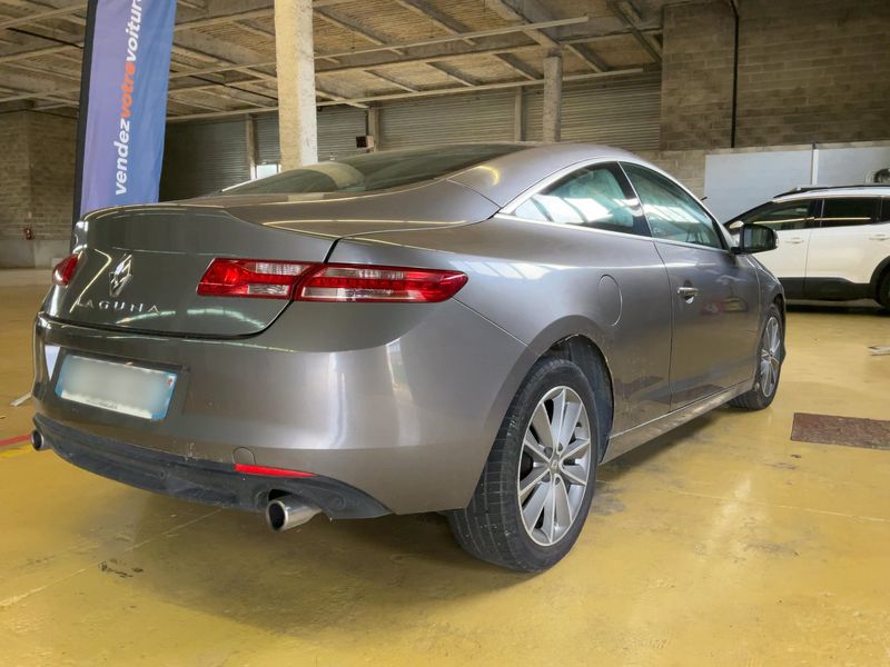 Renault Laguna 2.0 dCi Black Edition — zdjęcie 6