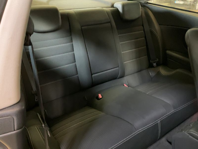 Renault Laguna 2.0 dCi Black Edition — zdjęcie 14