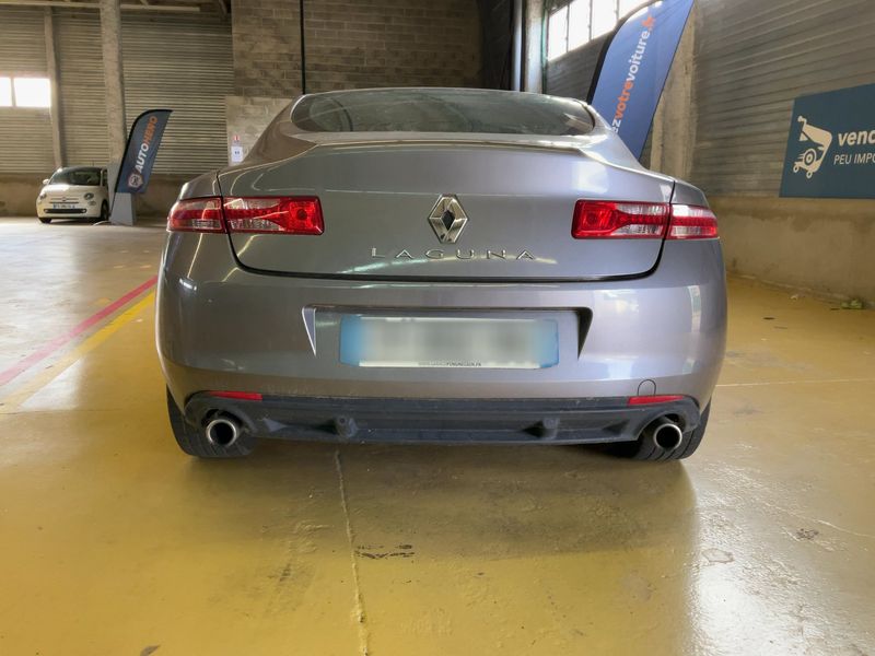 Renault Laguna 2.0 dCi Black Edition — zdjęcie 5
