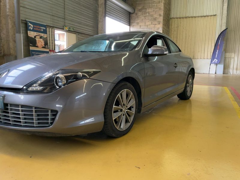 Renault Laguna 2.0 dCi Black Edition — zdjęcie 2