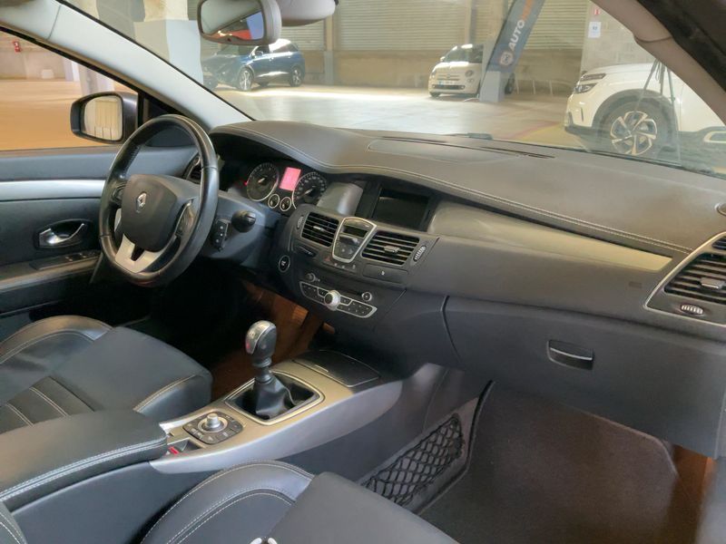 Renault Laguna 2.0 dCi Black Edition — zdjęcie 12