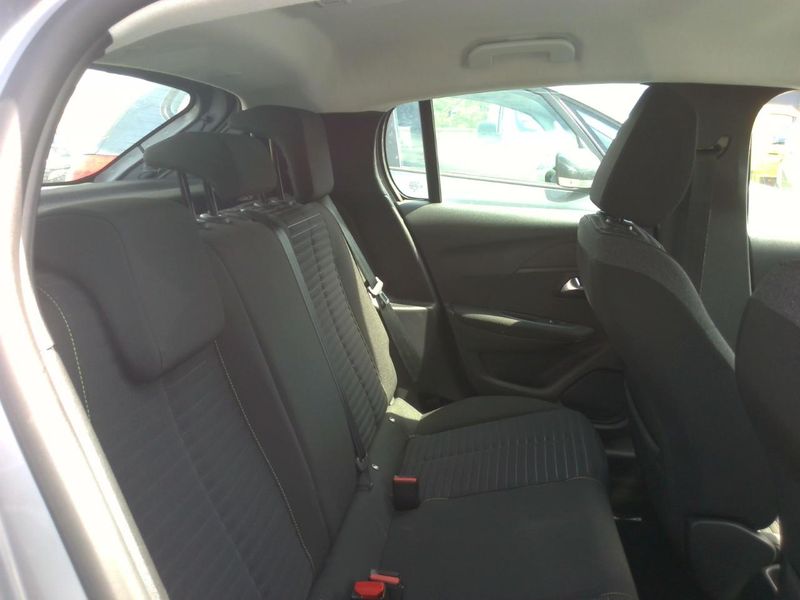 Peugeot 208 1.2 PureTech Active — zdjęcie 8