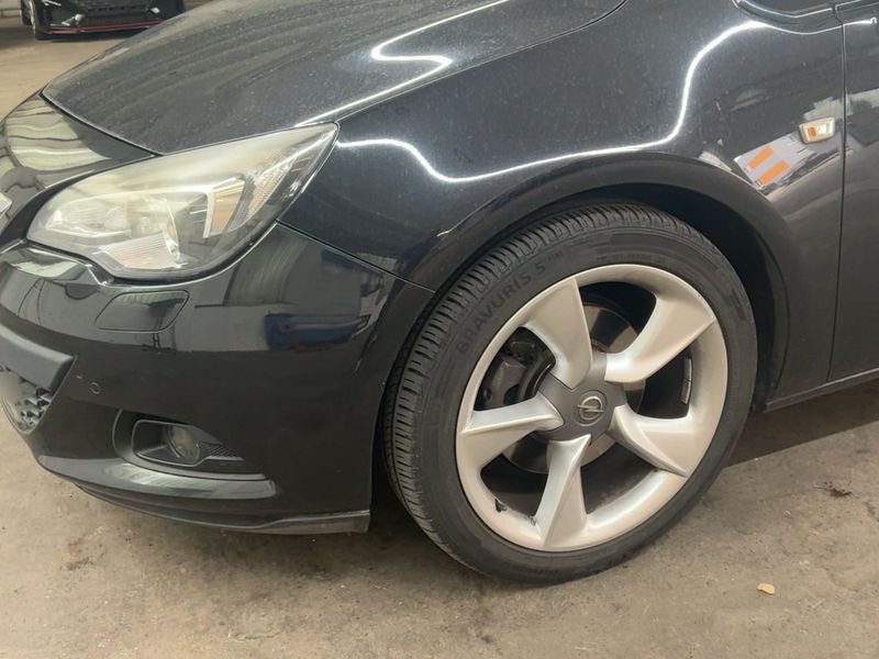 Opel Astra GTC 1.4 Turbo Innovation — zdjęcie 2