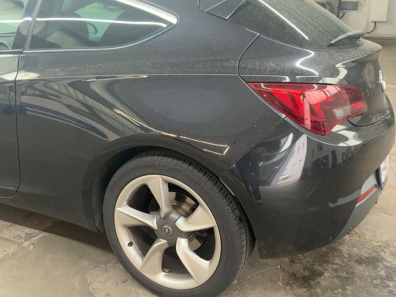 Opel Astra GTC 1.4 Turbo Innovation — zdjęcie 3