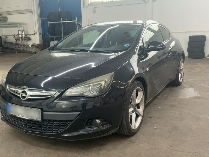 Opel Astra GTC 1.4 Turbo Innovation
