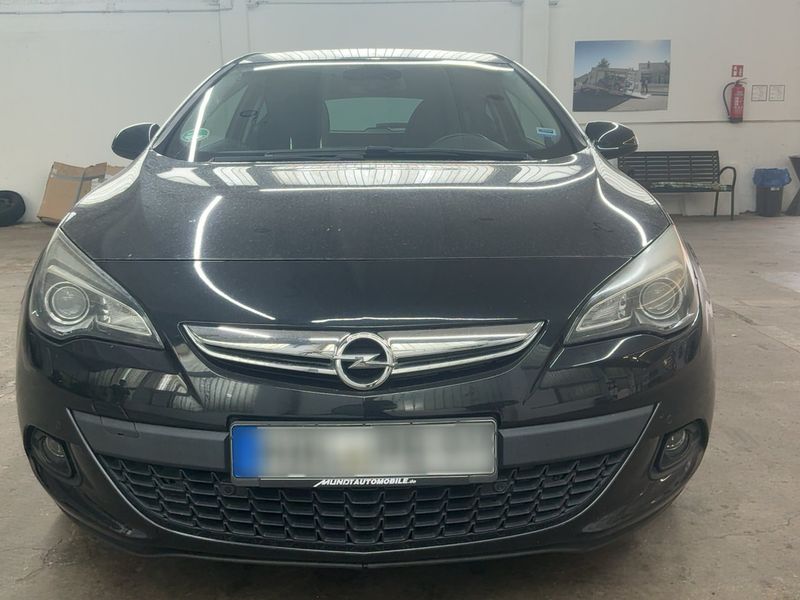 Opel Astra GTC 1.4 Turbo Innovation — zdjęcie 9