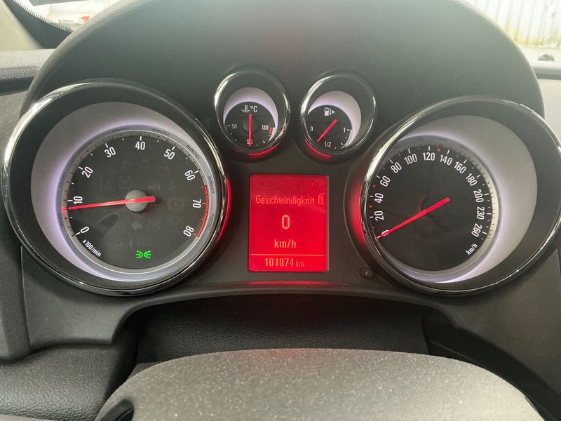 Opel Astra GTC 1.4 Turbo Innovation — zdjęcie 13