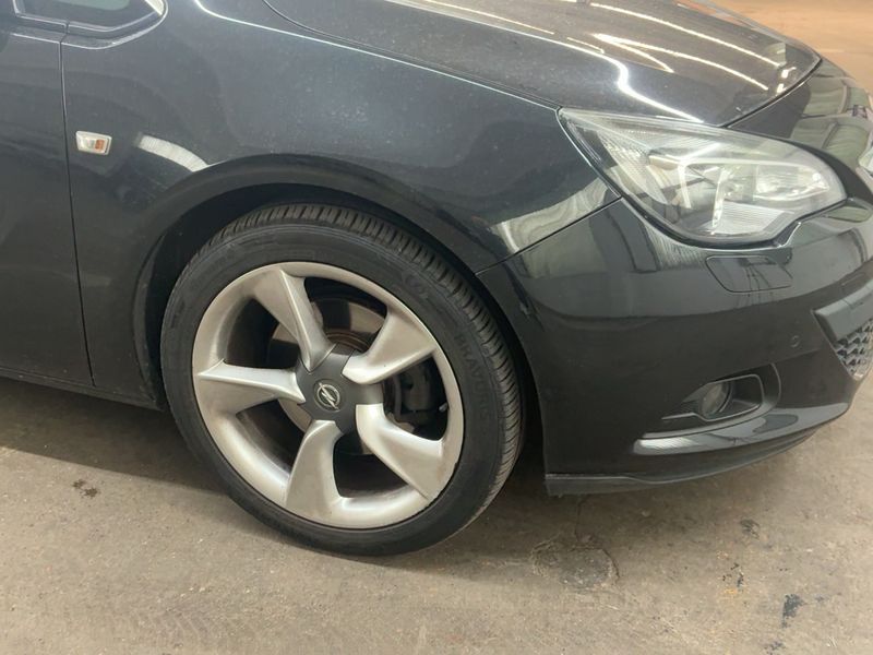 Opel Astra GTC 1.4 Turbo Innovation — zdjęcie 8
